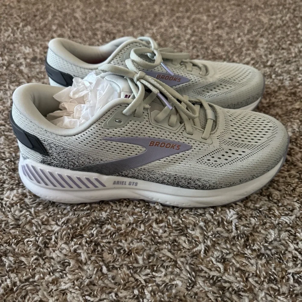 Brooks Ariel GTS Women’s 8.5 Wide D Gray Stability Running Shoes - Picture 2 of 10